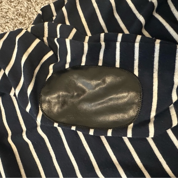 Stitchfix Pixley Greenich top size L with faux leather elbow pads - Picture 4 of 6